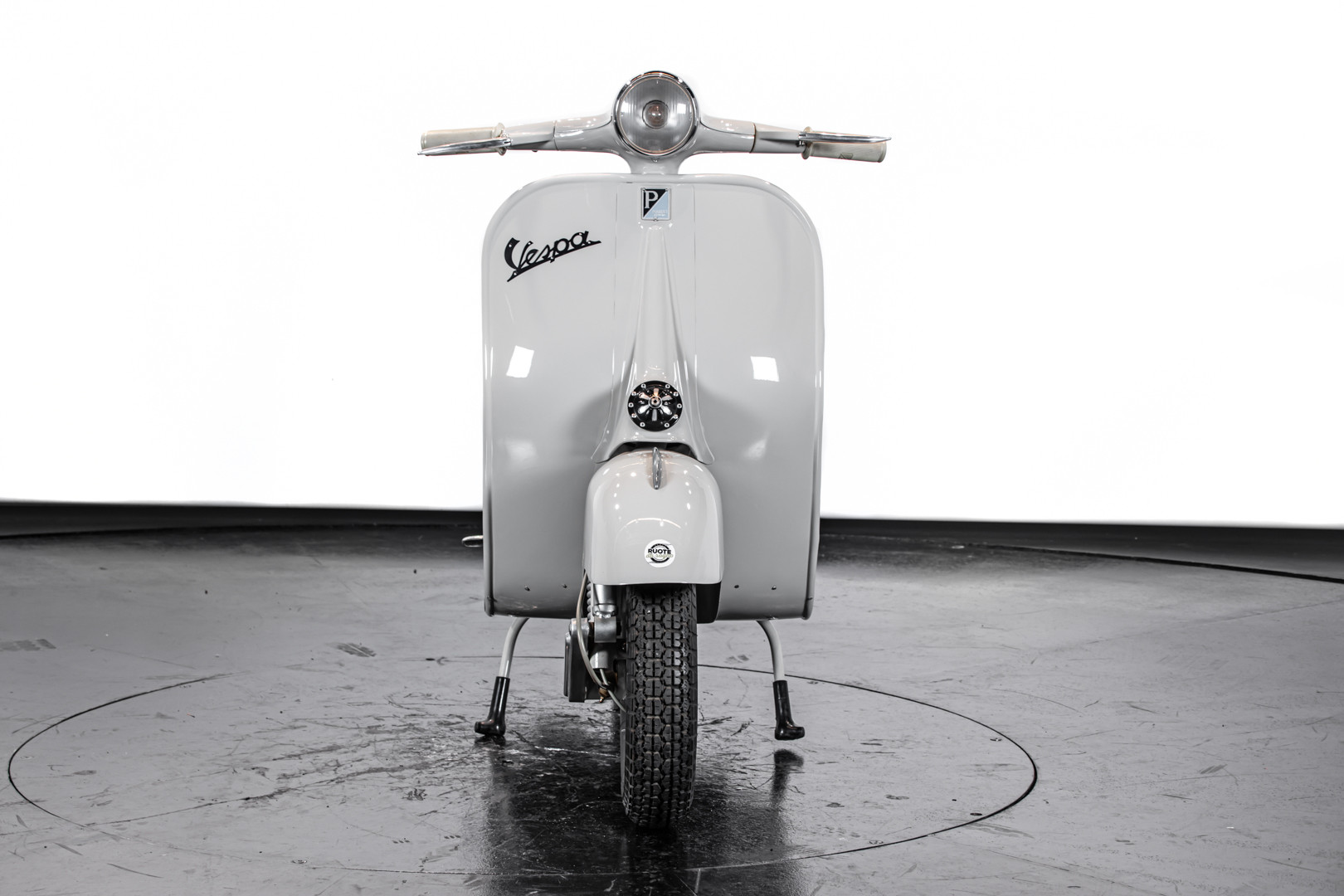 1958 Piaggio Vespa 125 2
