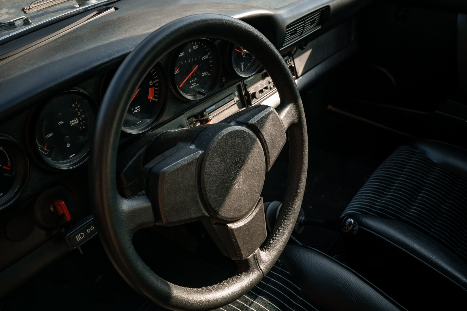 1977 Porsche 911 SC 31