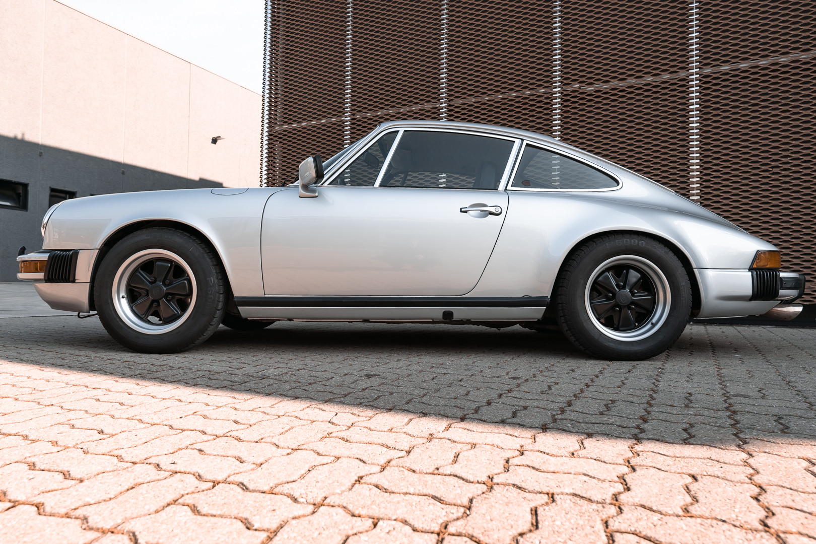 1977 Porsche 911 SC 5