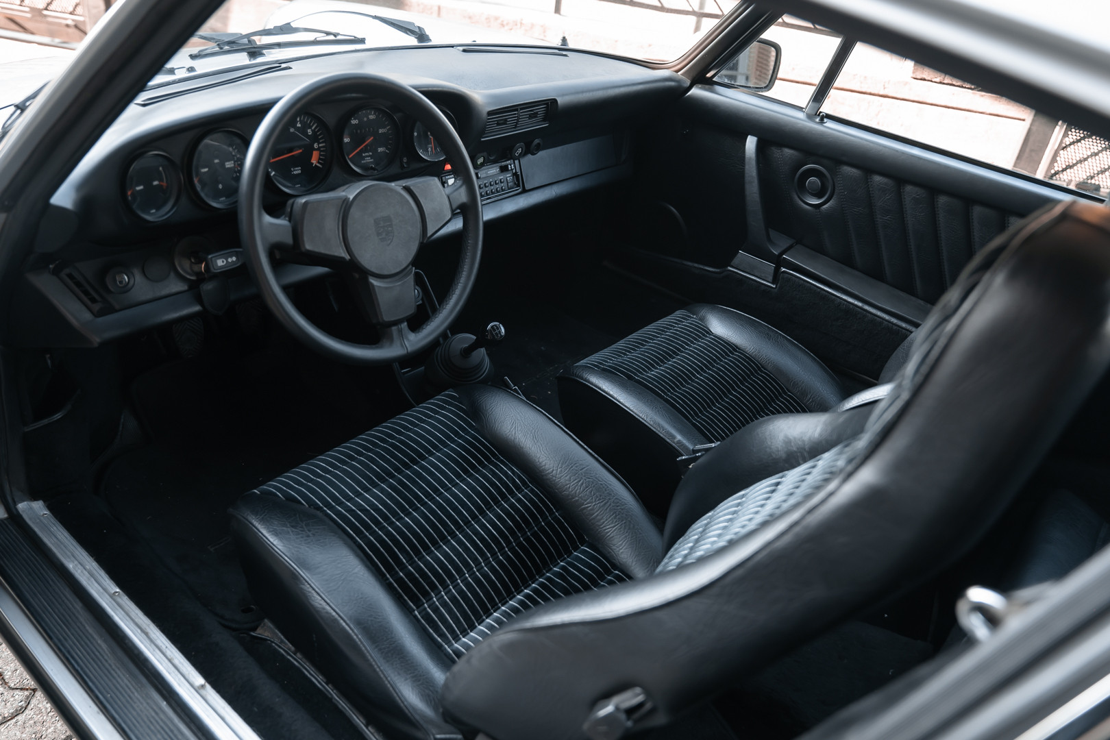 1977 Porsche 911 SC 24