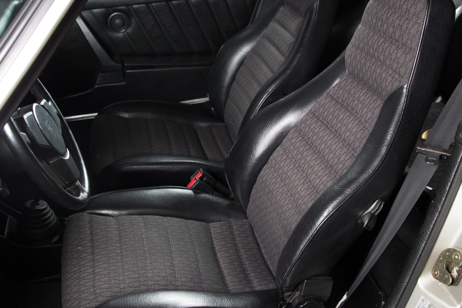 1981 Porsche 911 SC 18