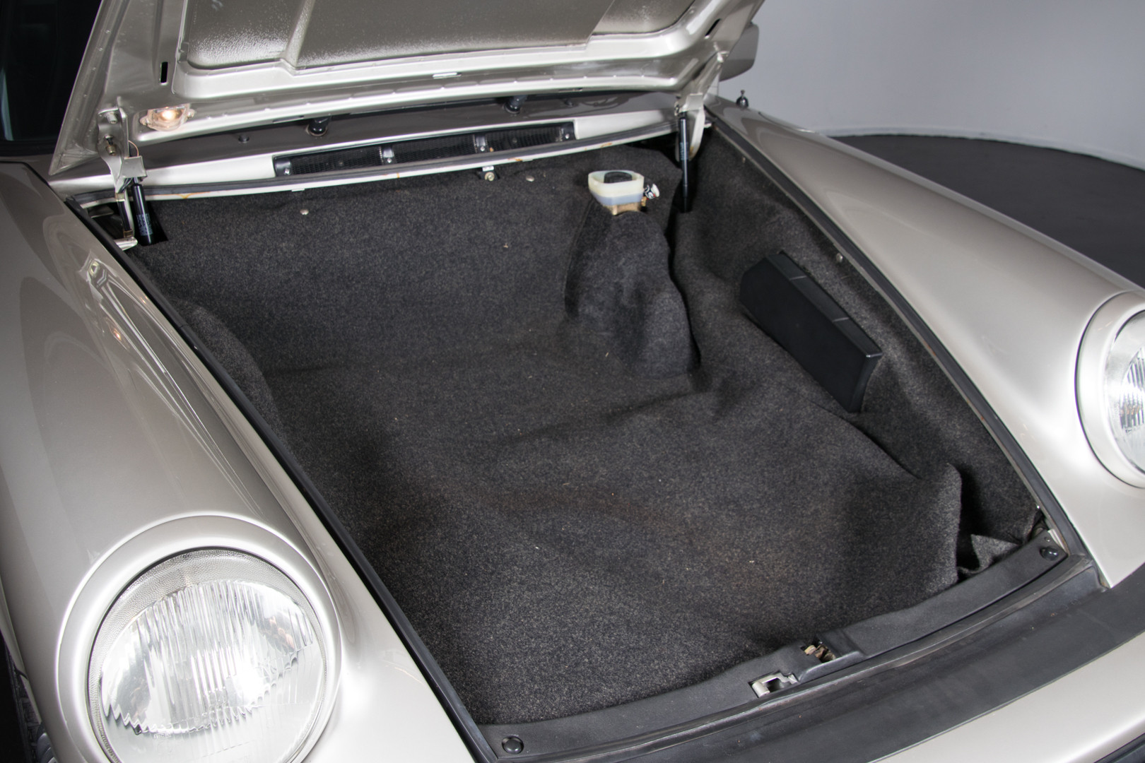 1981 Porsche 911 SC 25