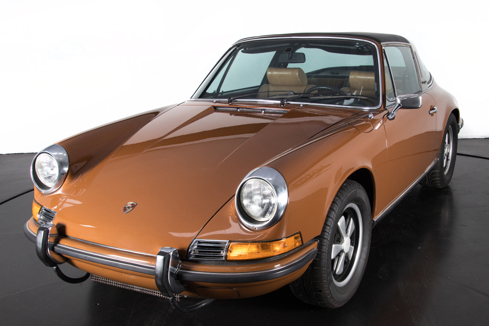 1972 Porsche 911T - 2.4 Targa 10