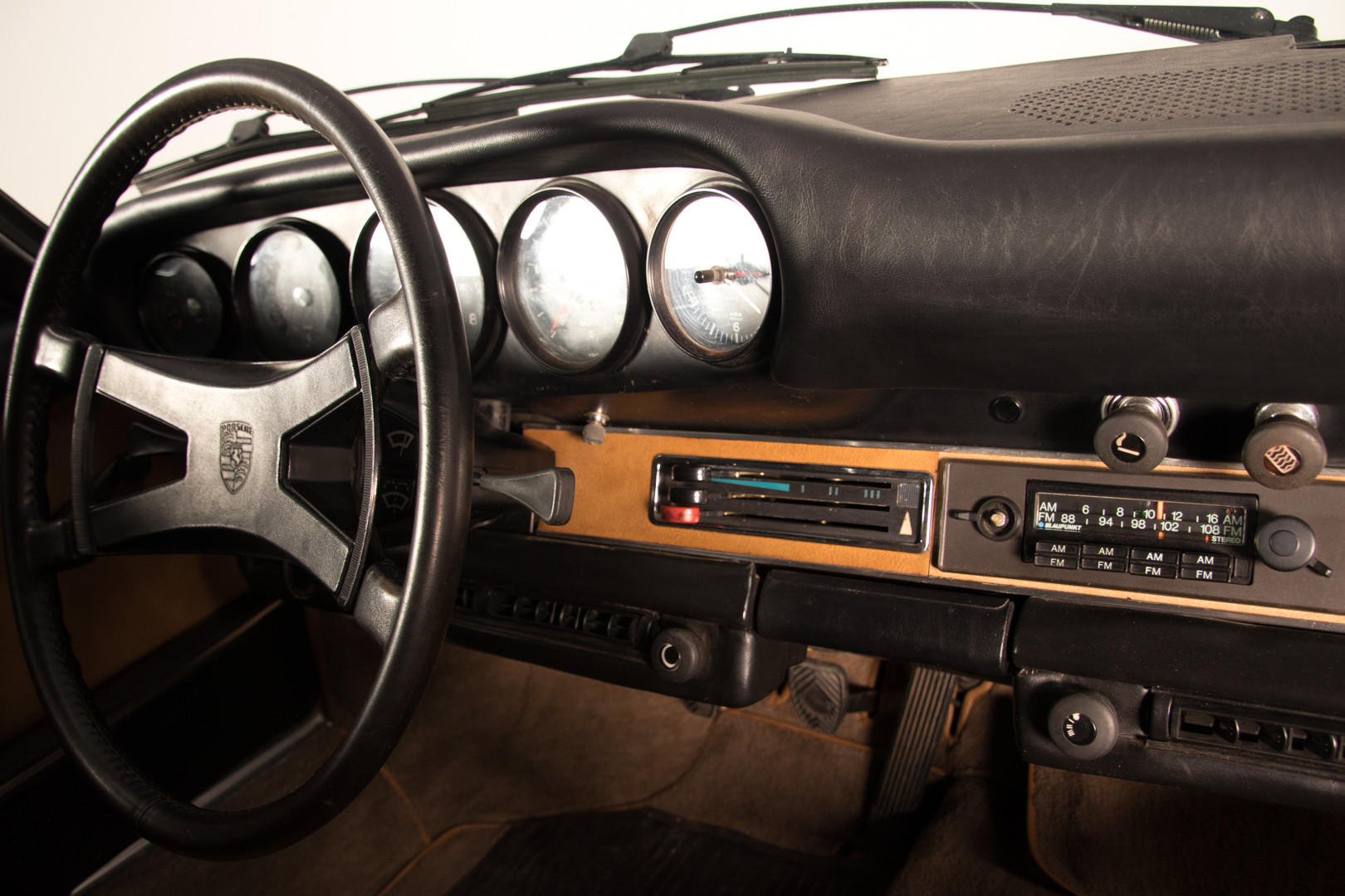 1972 Porsche 911T - 2.4 Targa 23