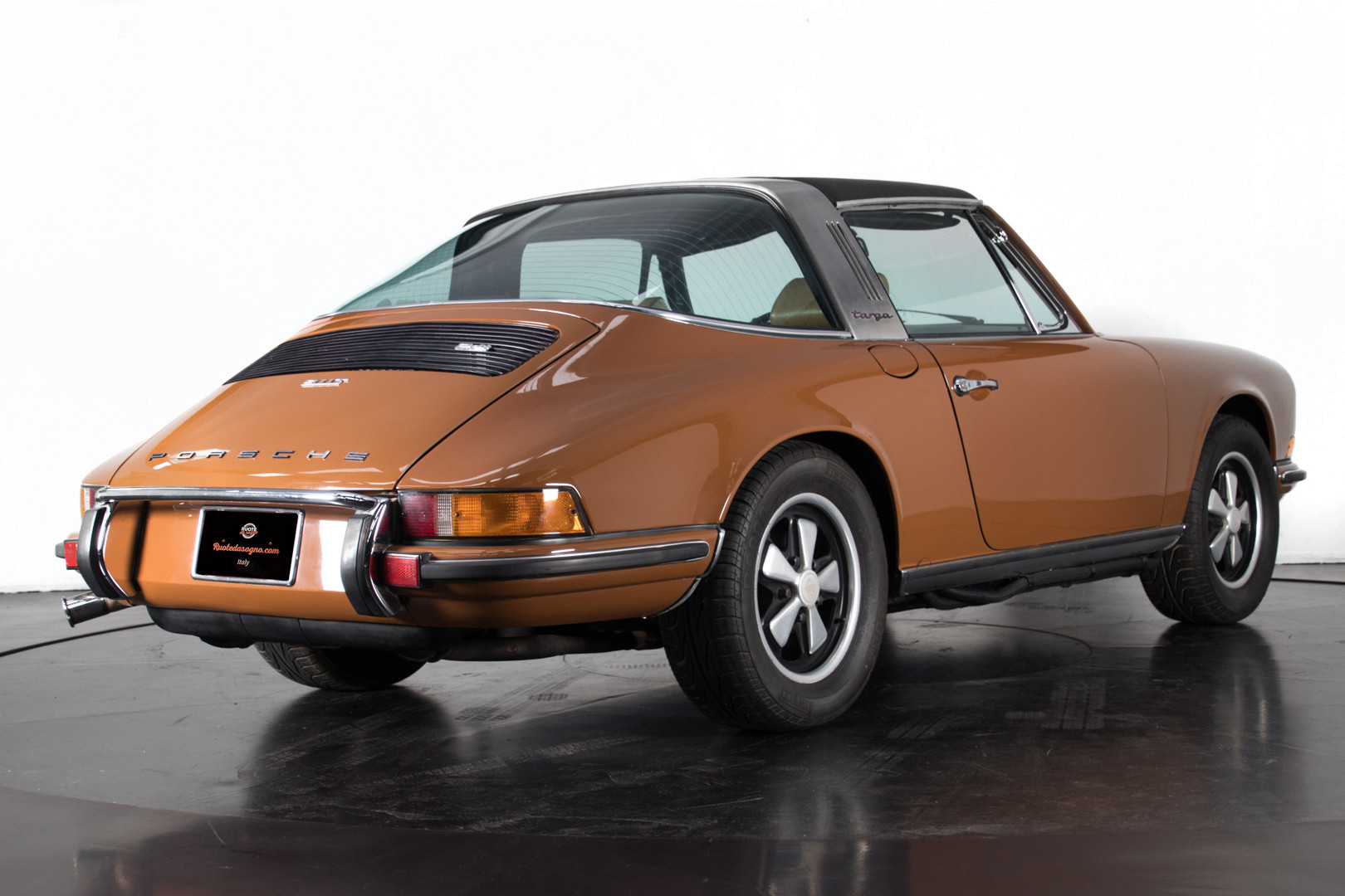 1972 Porsche 911T - 2.4 Targa 2
