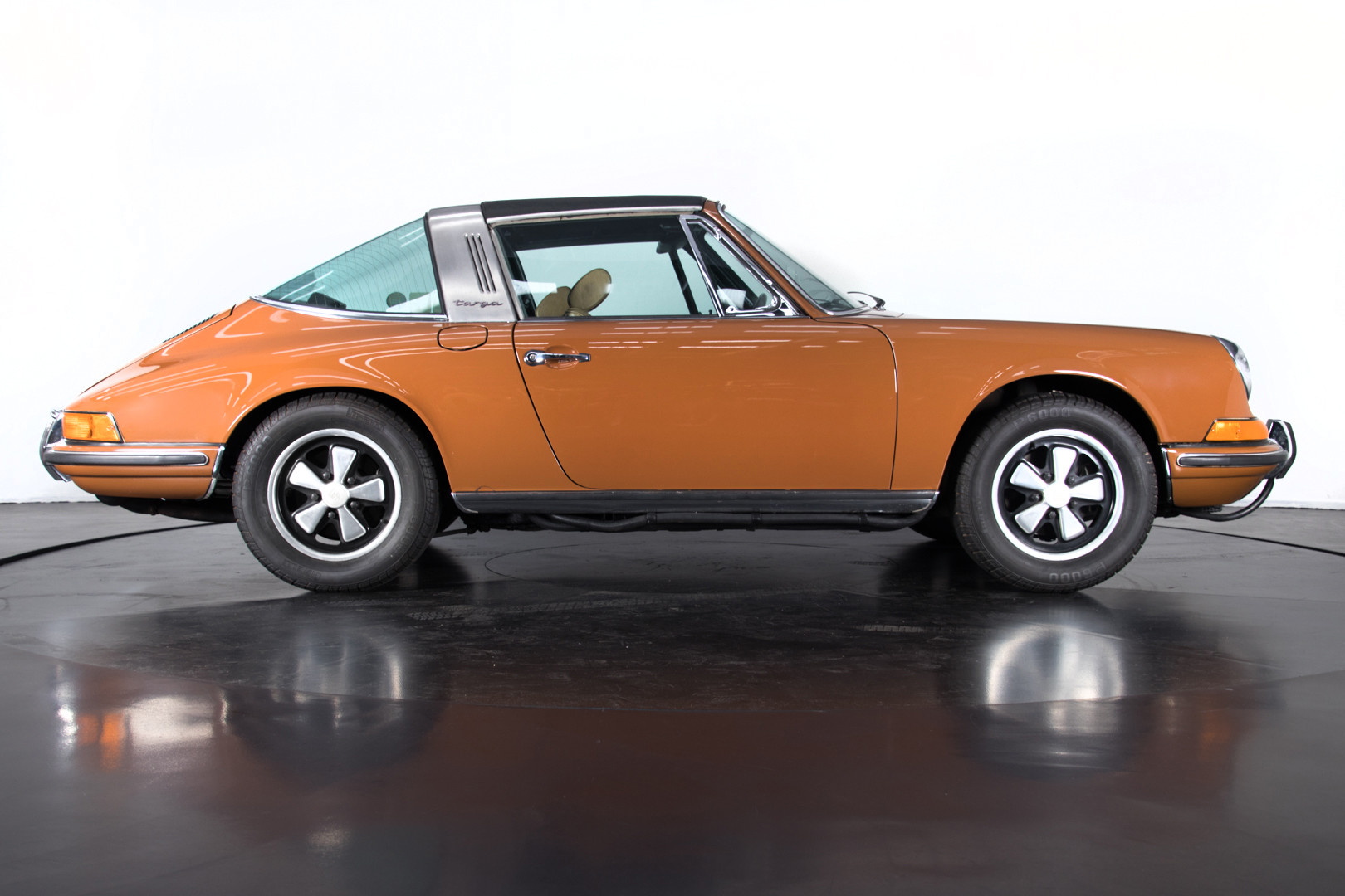 1972 Porsche 911T - 2.4 Targa 1