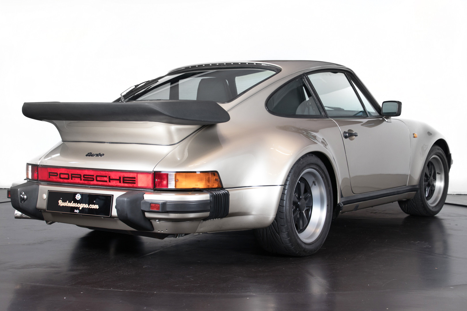 1985 Porsche 930 Turbo 4