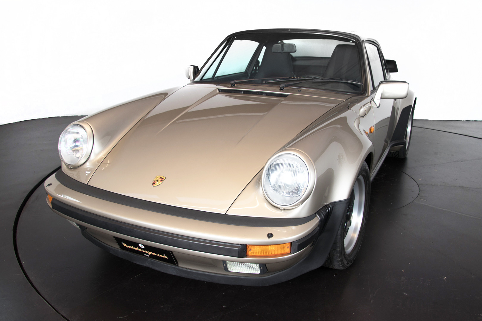 1985 Porsche 930 Turbo 11