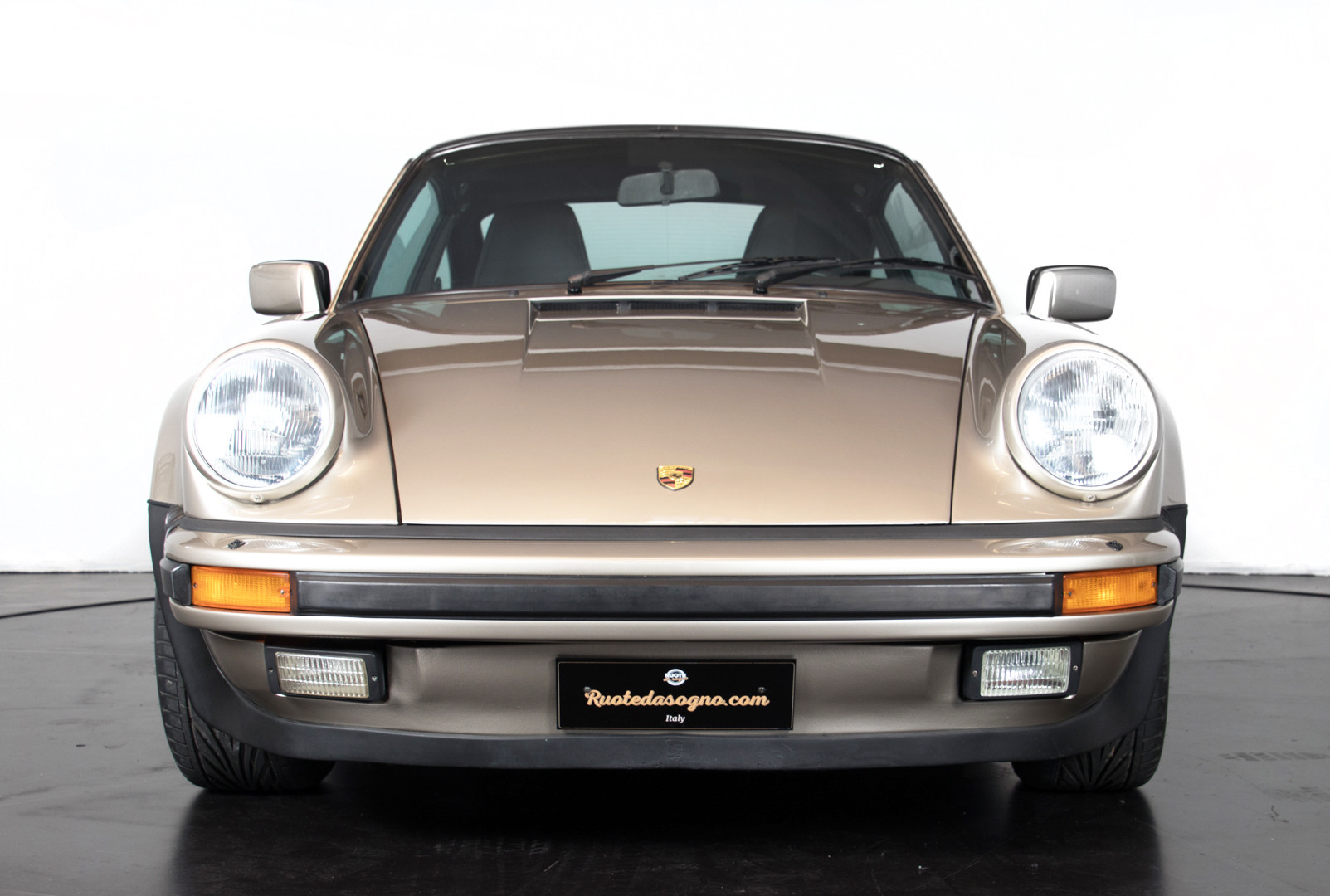 1985 Porsche 930 Turbo 7