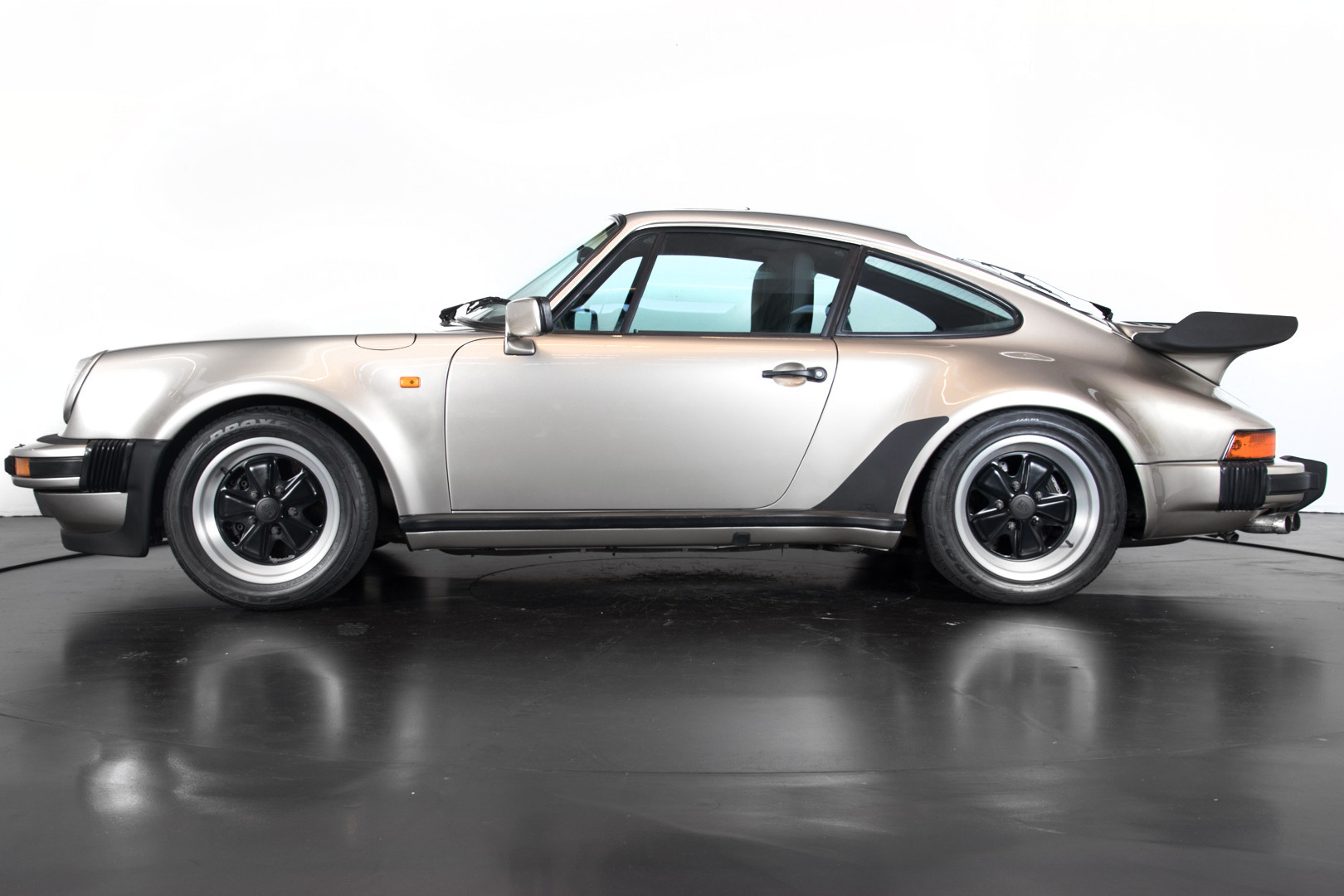 1985 Porsche 930 Turbo 1