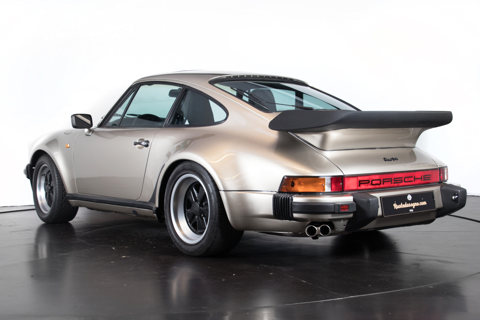 1985 Porsche 930 Turbo 2