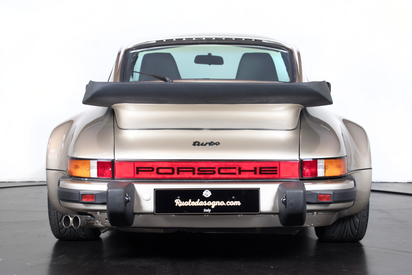 1985 Porsche 930 Turbo 3