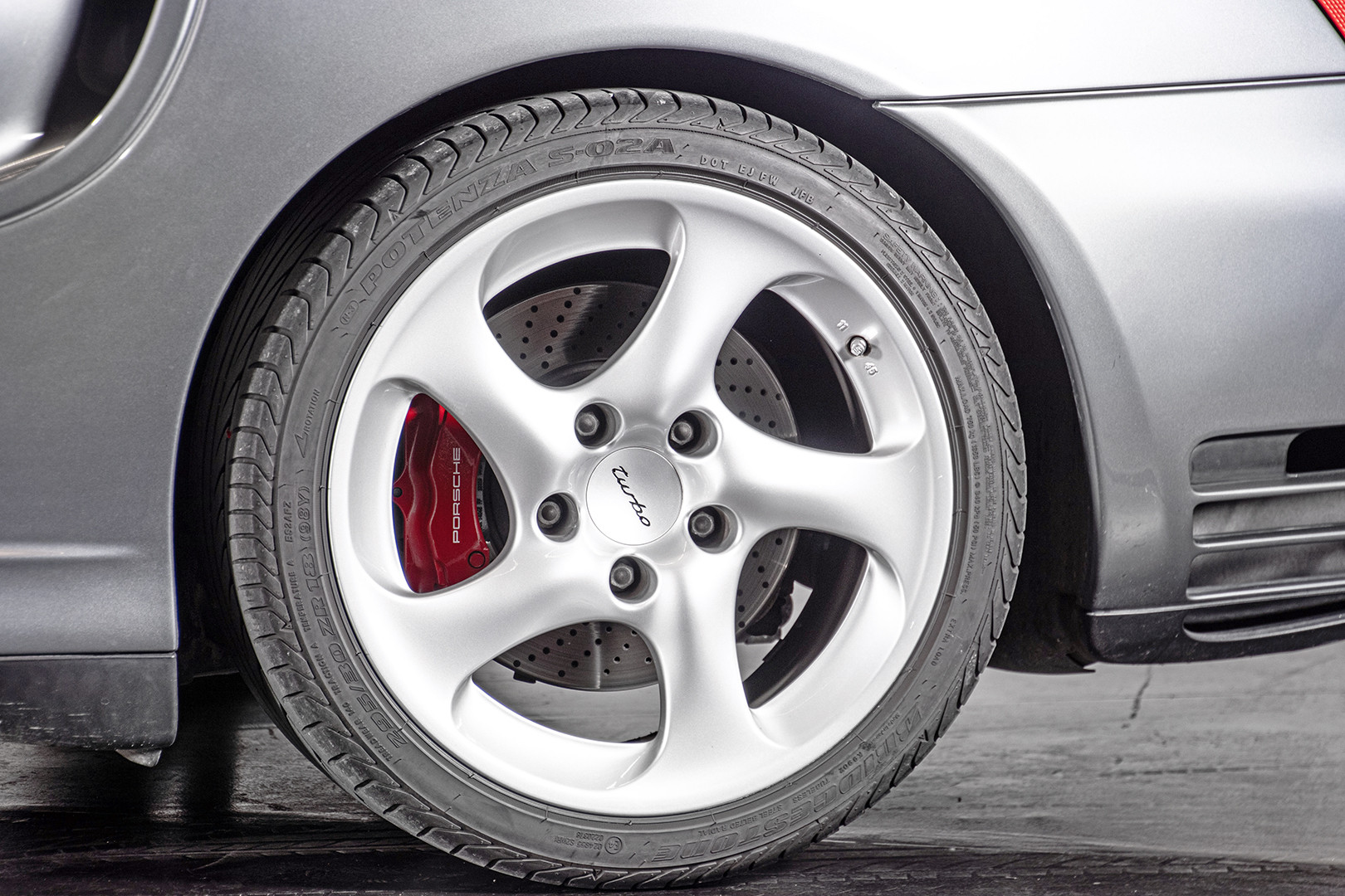 2000 Porsche 996 Turbo 10