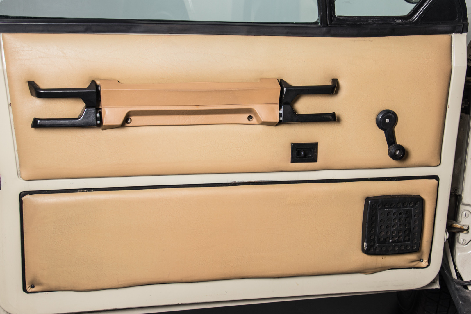 1976 RANGE ROVER 14