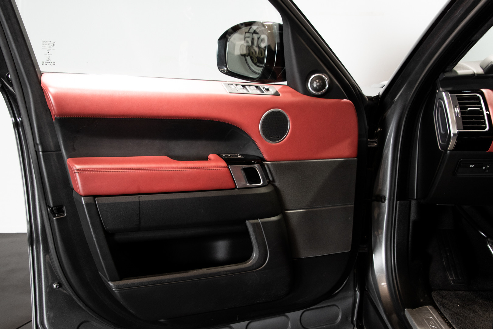 2014 Land Rover Range Rover Sport 17