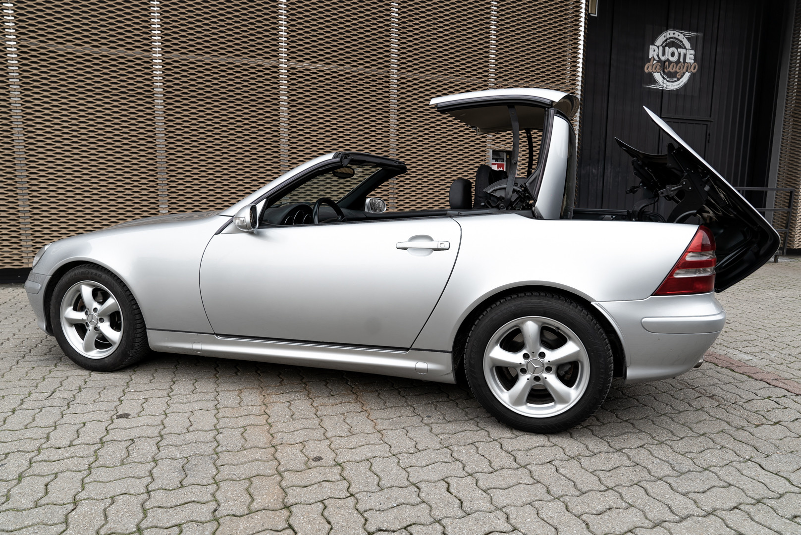 2000 Mercedes-Benz 320 SLK 27