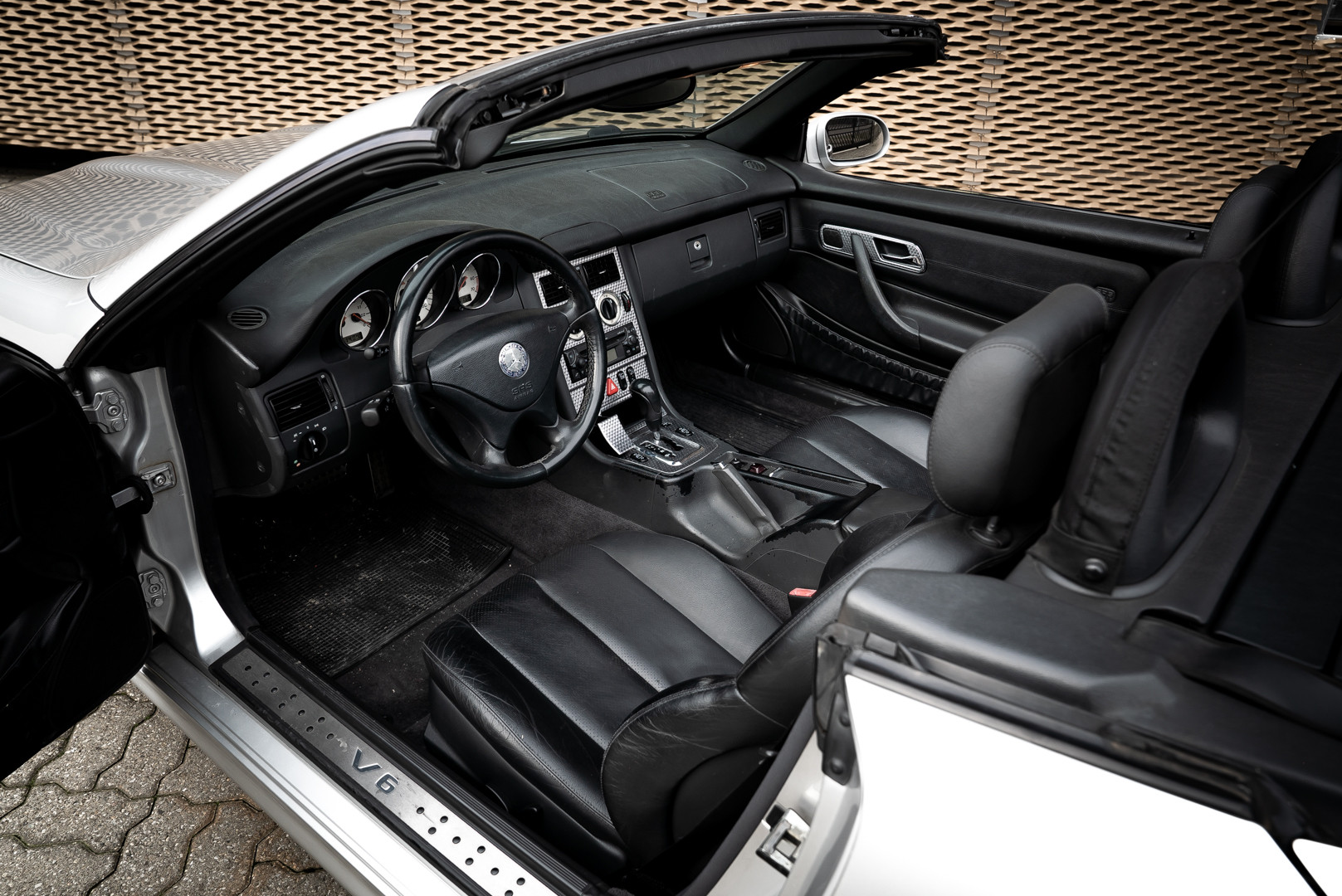 2000 Mercedes-Benz 320 SLK 29