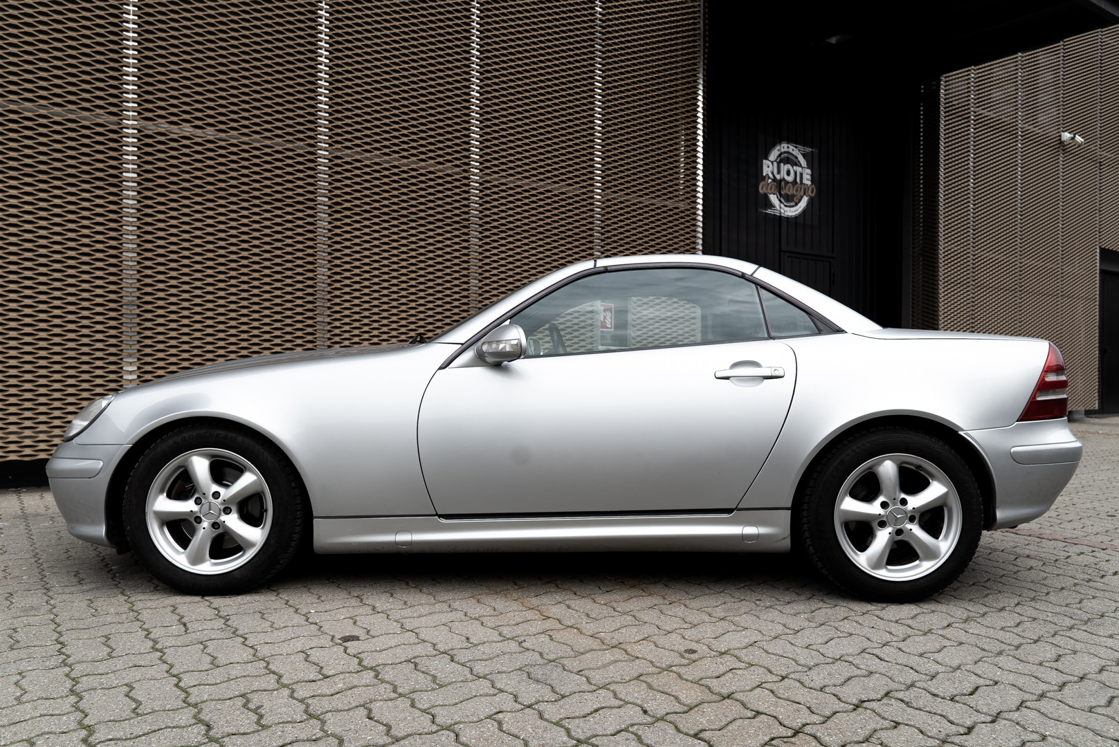 2000 Mercedes-Benz 320 SLK 7