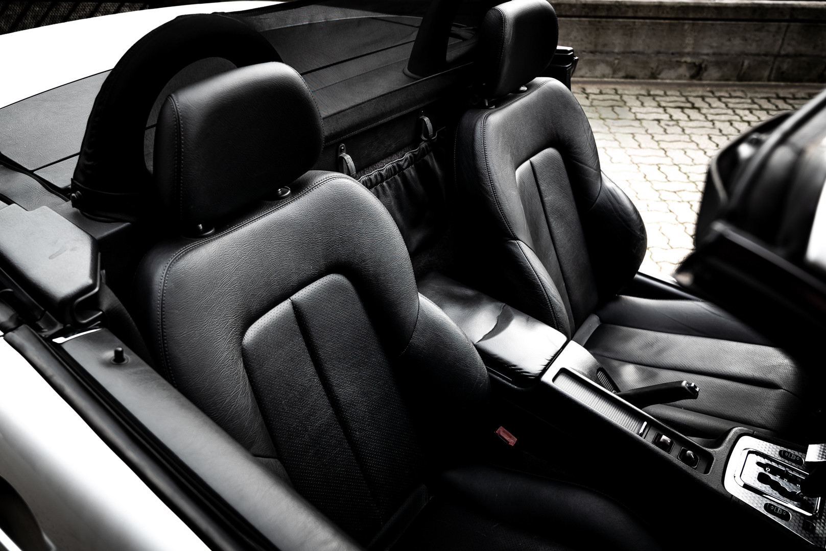 2000 Mercedes-Benz 320 SLK 44