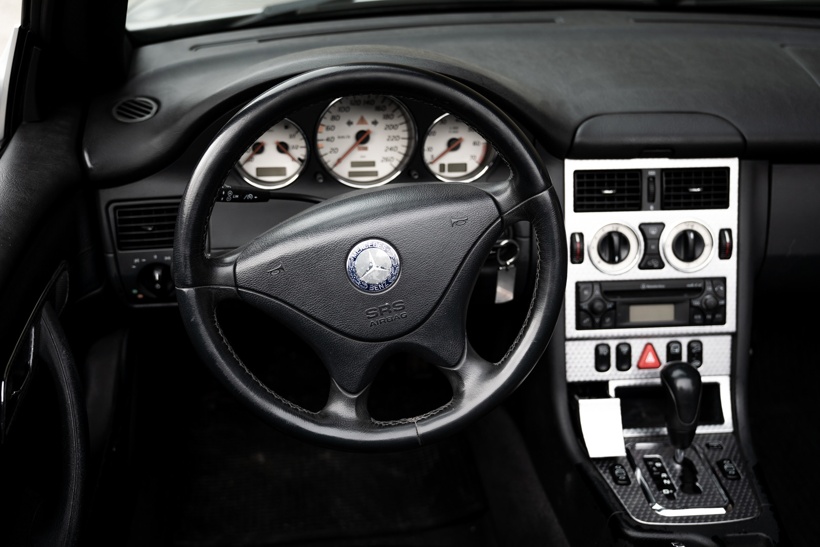 2000 Mercedes-Benz 320 SLK 51
