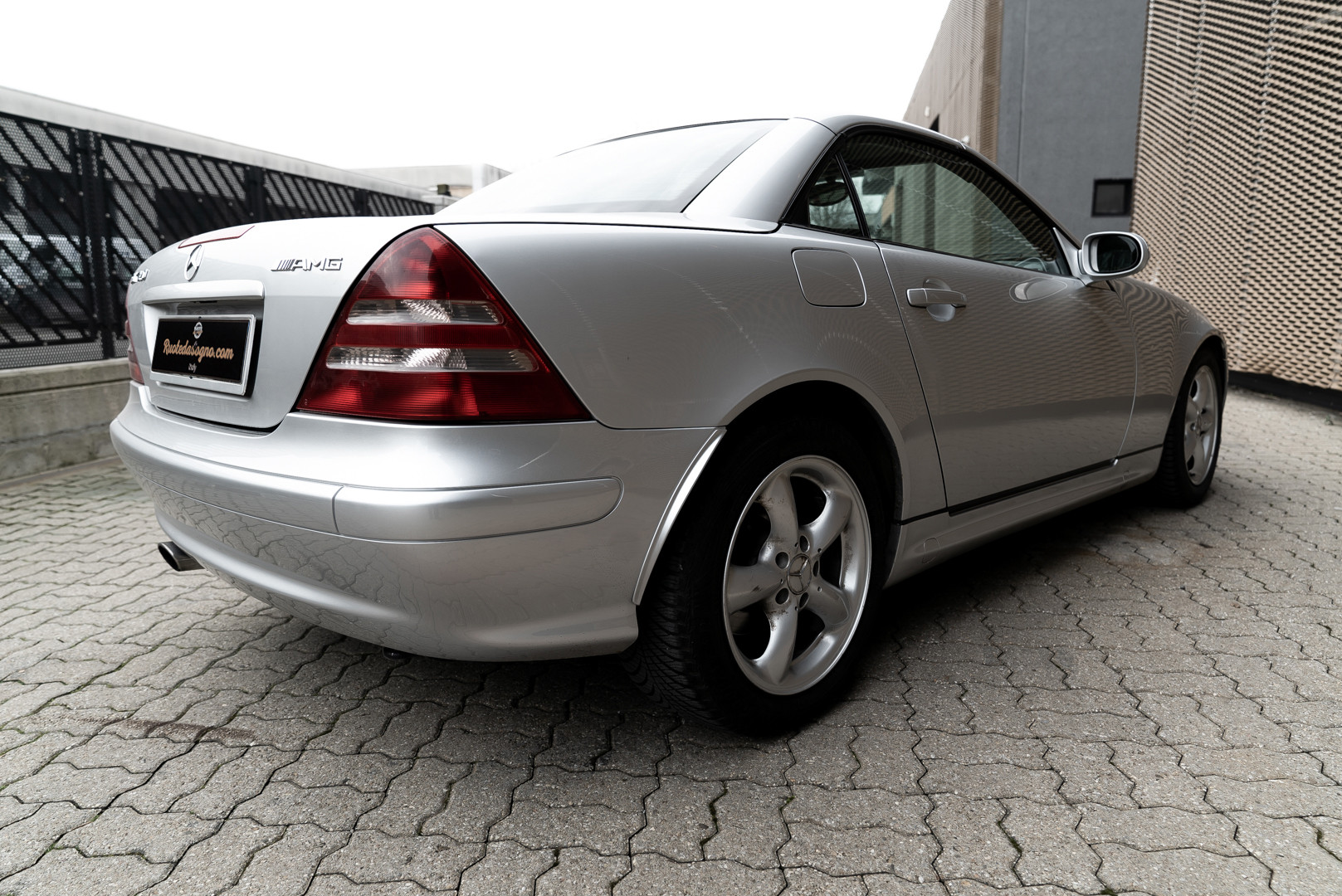 2000 Mercedes-Benz 320 SLK 11