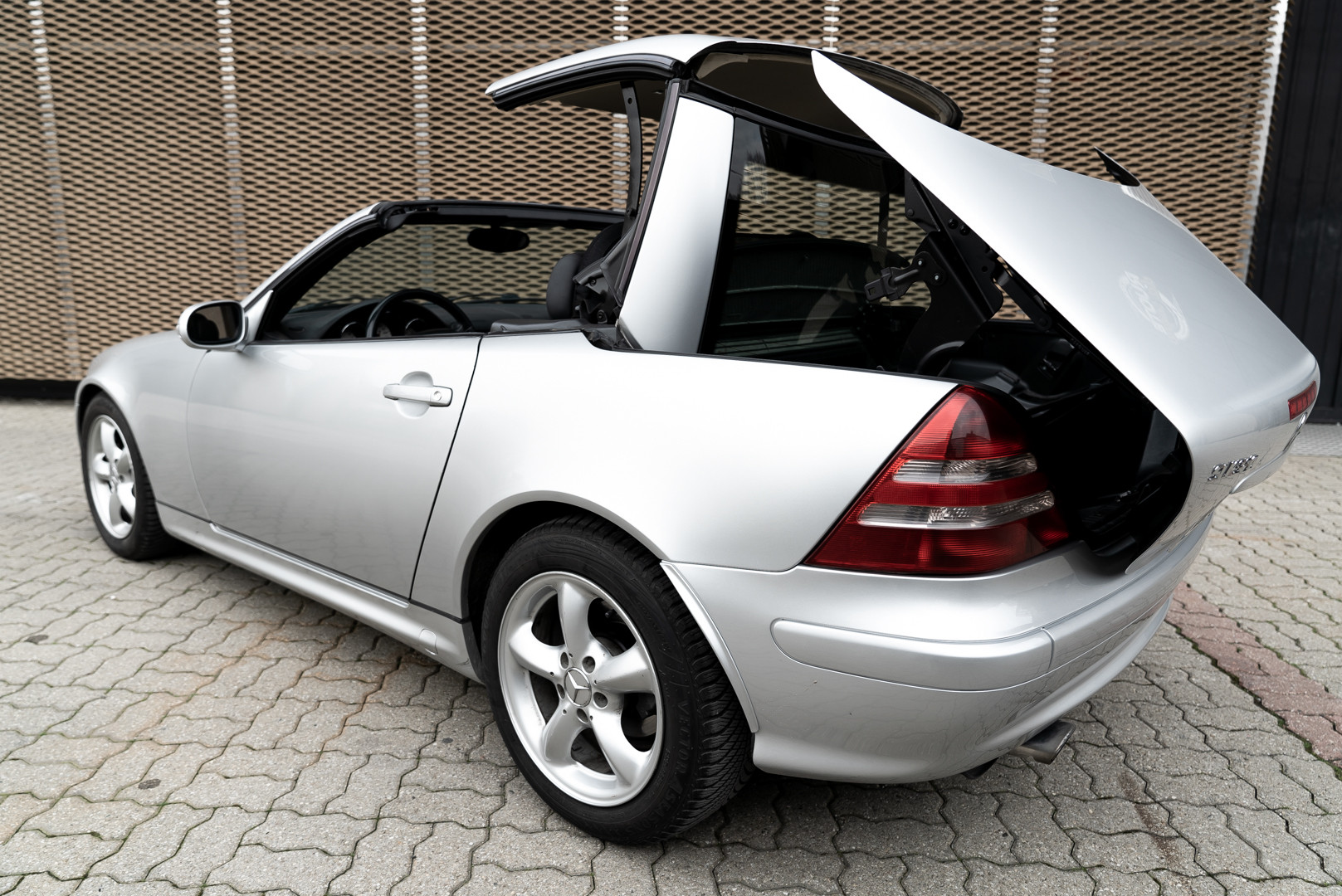 2000 Mercedes-Benz 320 SLK 20