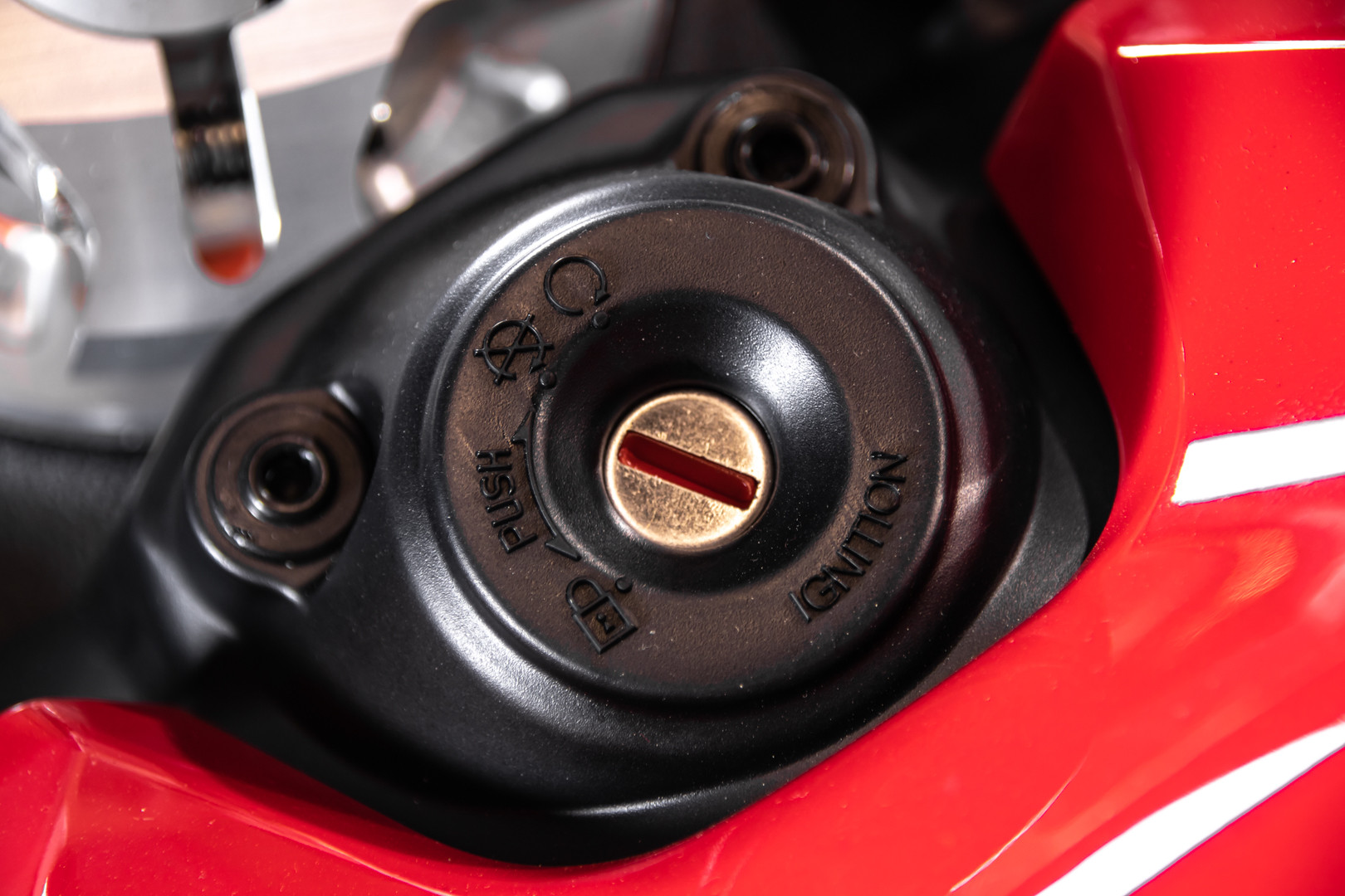2021 Ducati Panigale V4S 33