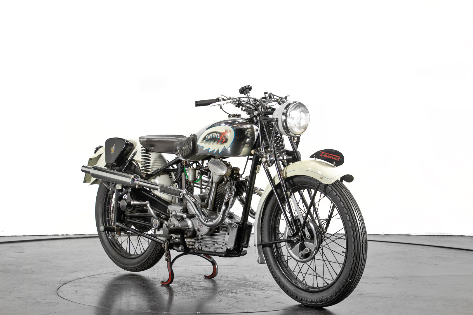 1947 Taurus 250 Bitubo 3