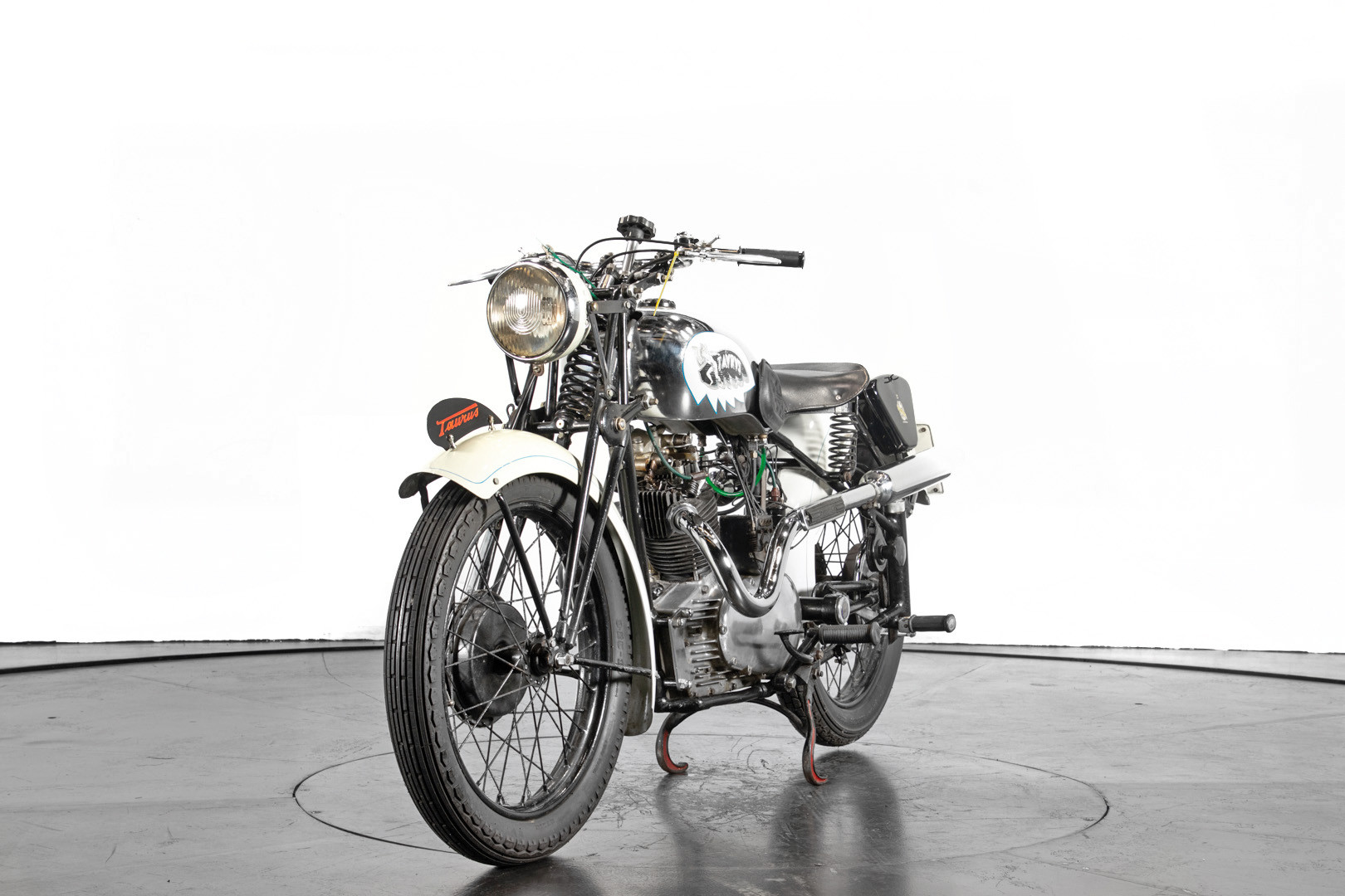 1947 Taurus 250 Bitubo 1