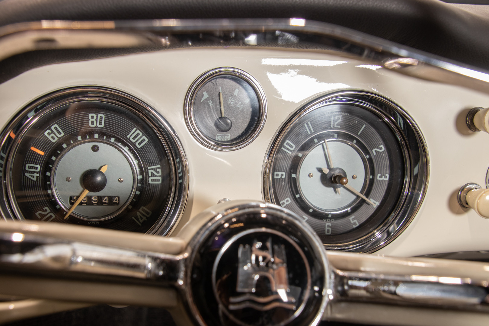1965 Volkswagen Karmann Ghia 17