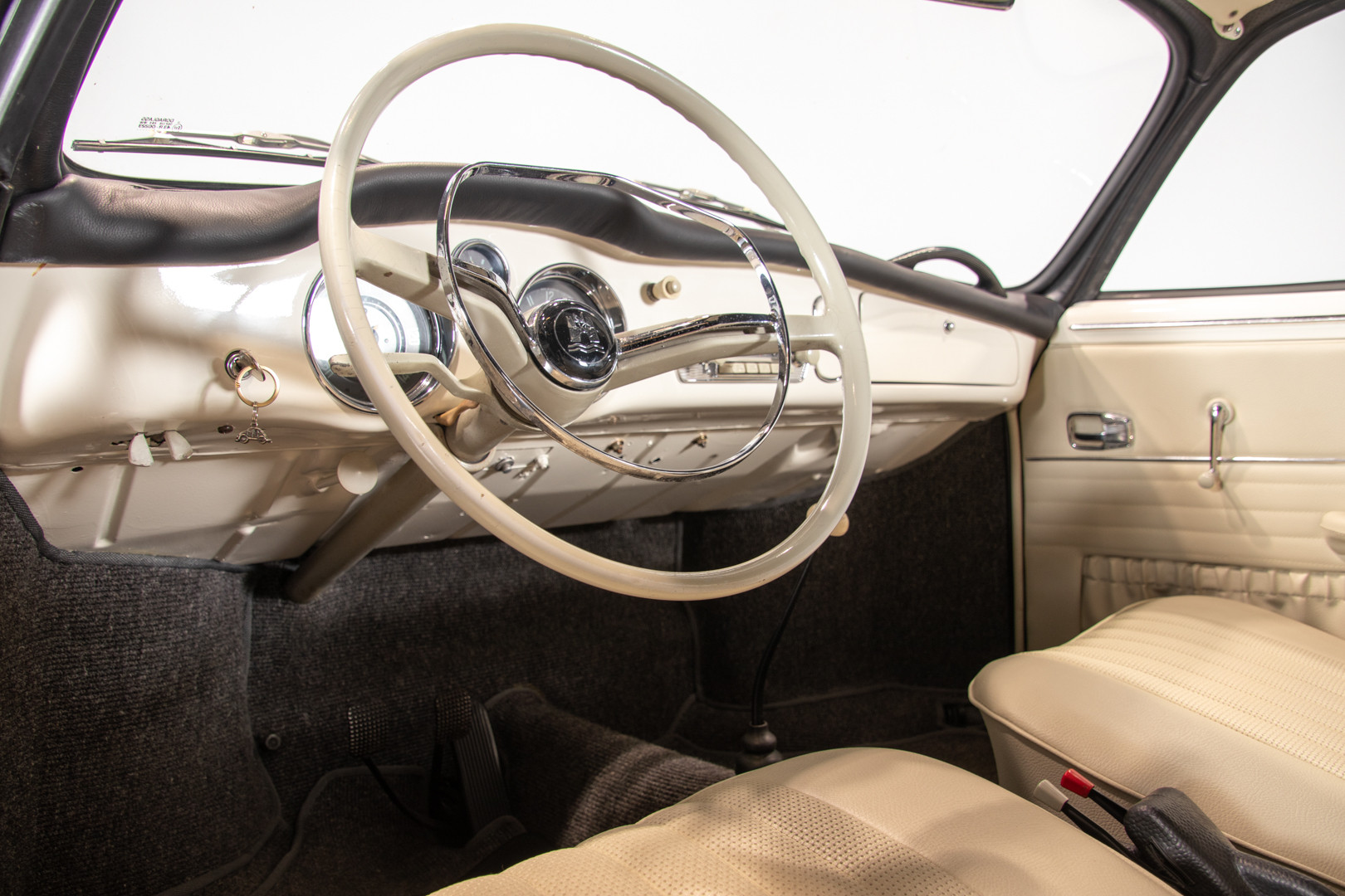 1965 Volkswagen Karmann Ghia 13