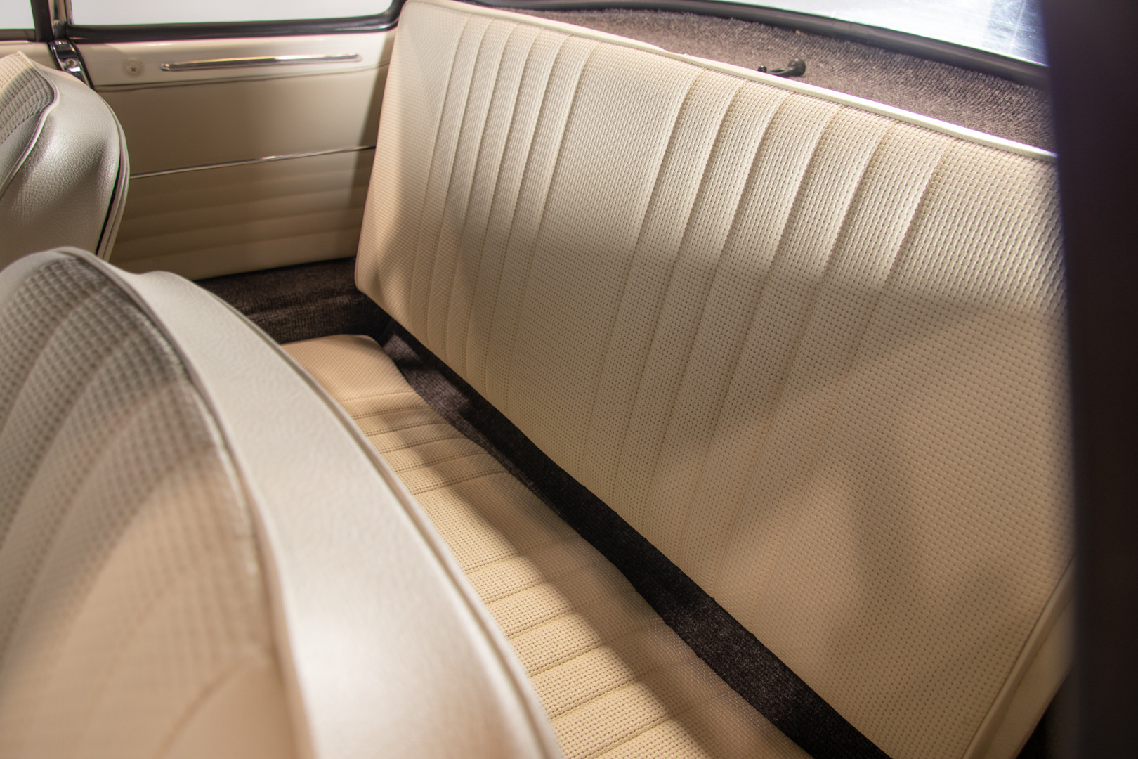 1965 Volkswagen Karmann Ghia 20