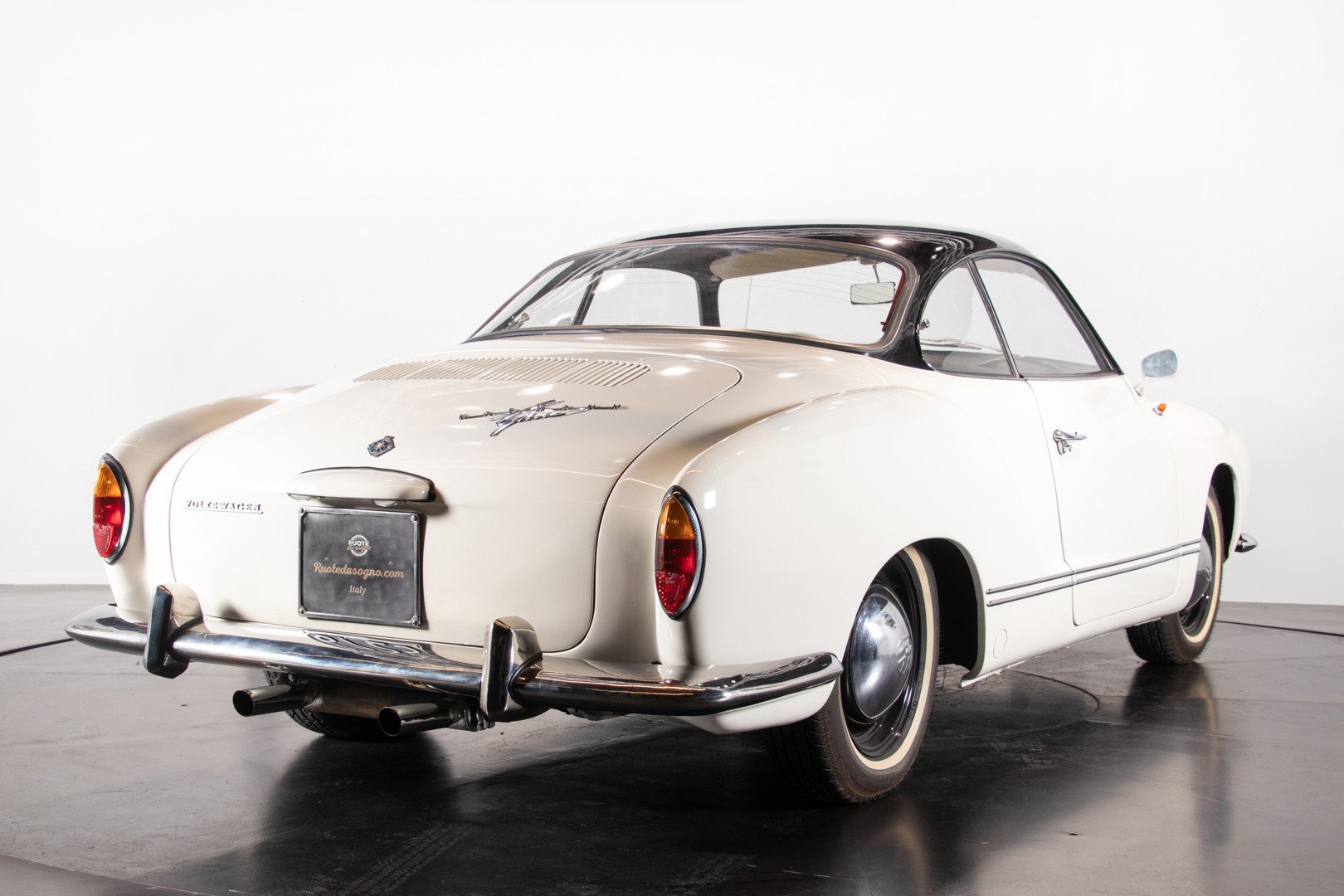 1965 Volkswagen Karmann Ghia 5