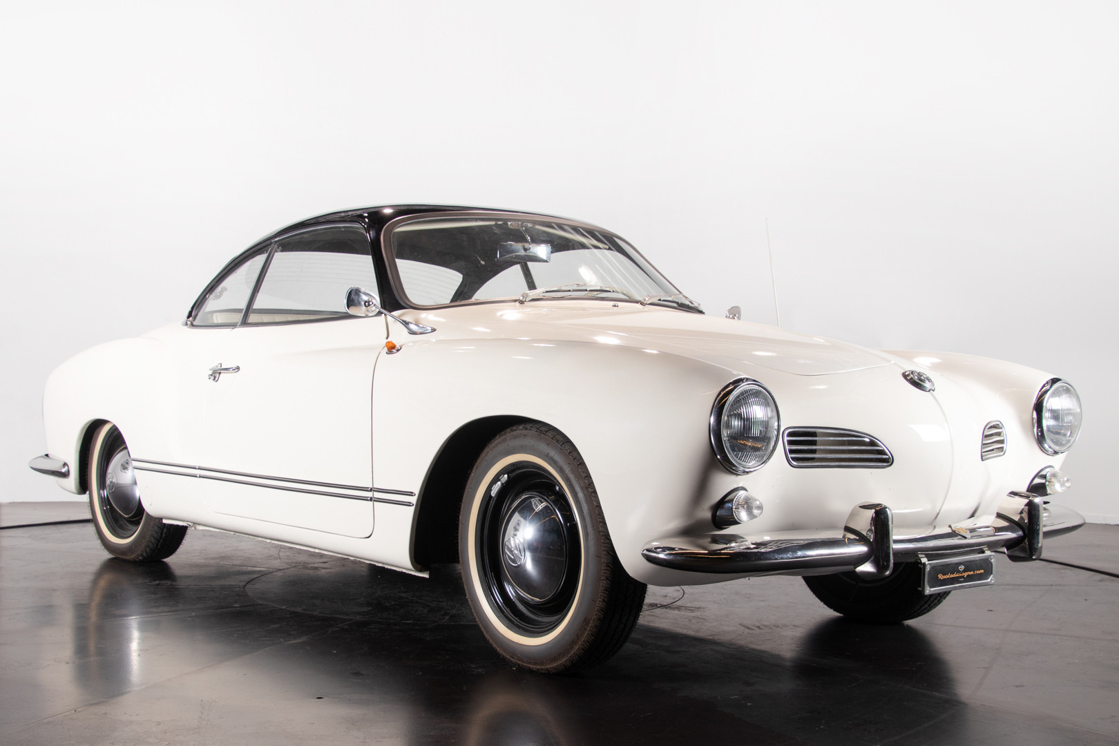 1965 Volkswagen Karmann Ghia 8