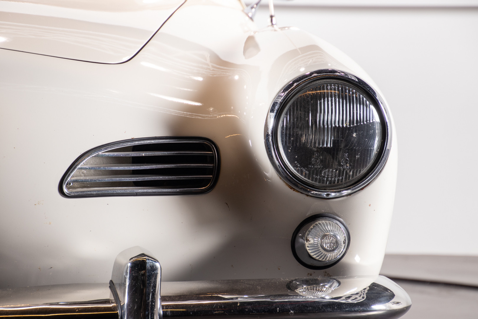 1965 Volkswagen Karmann Ghia 33