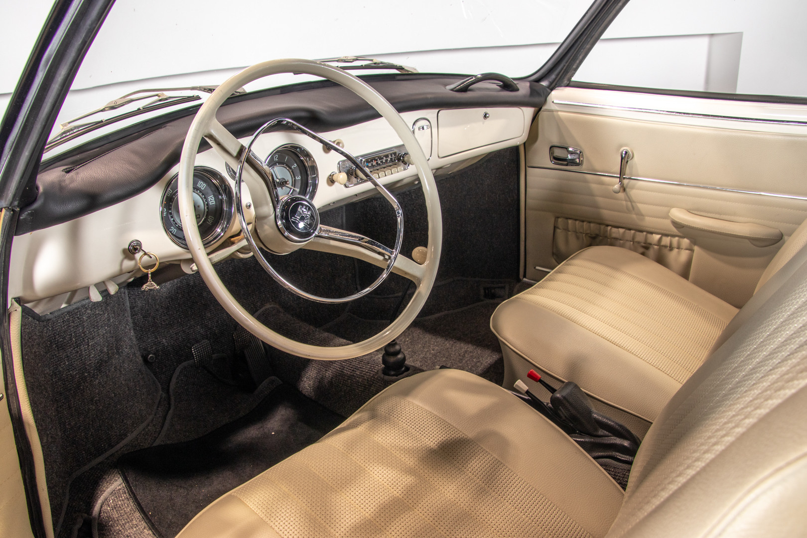 1965 Volkswagen Karmann Ghia 11