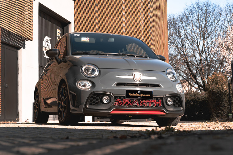 2017 Abarth 695 XSR Yamaha Limited Edition 3