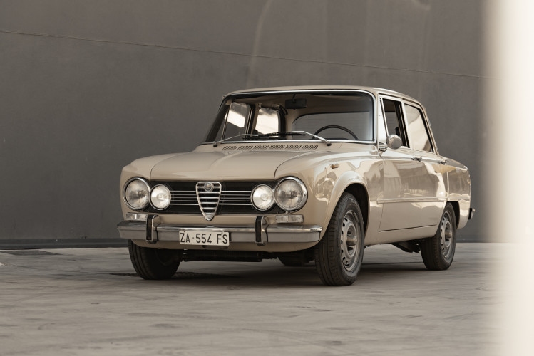 1972 Alfa Romeo Giulia Super 1300 0