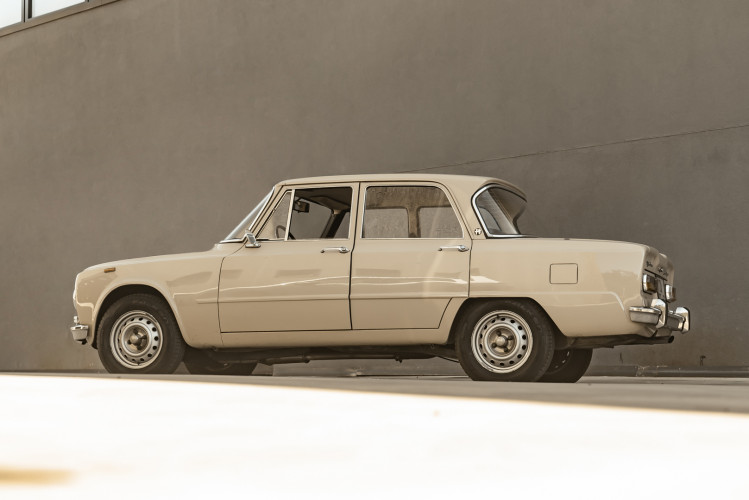 1972 Alfa Romeo Giulia Super 1300 6