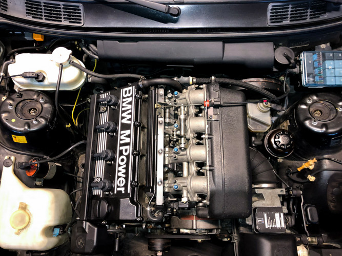 1988 BMW 320 IS 21
