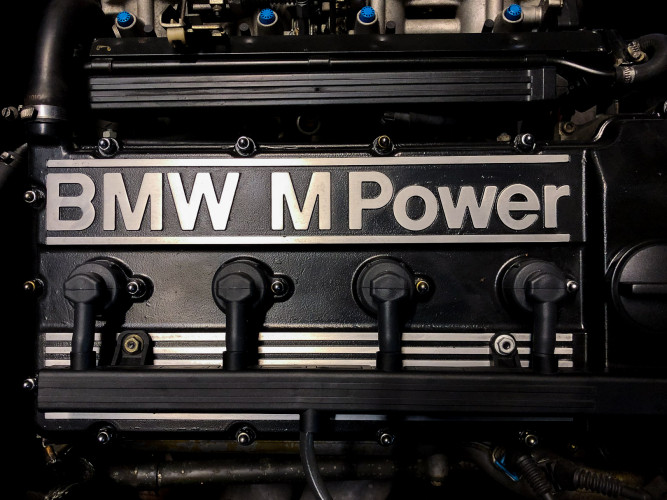 1988 BMW 320 IS 25