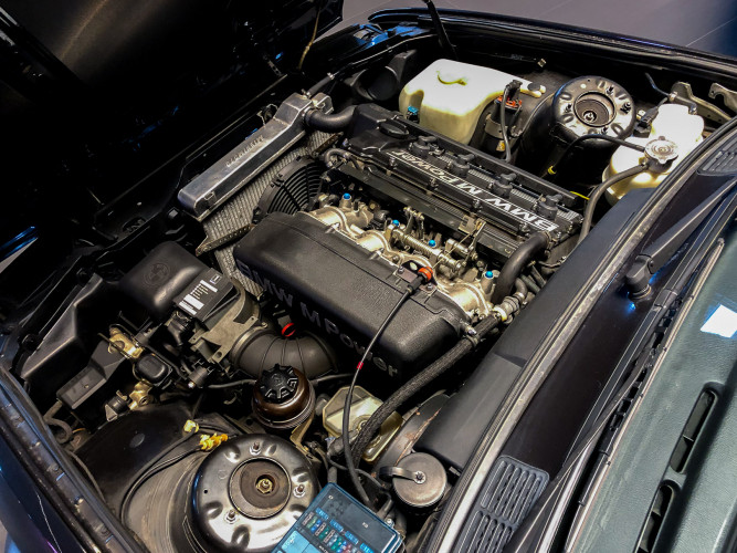 1988 BMW 320 IS 24