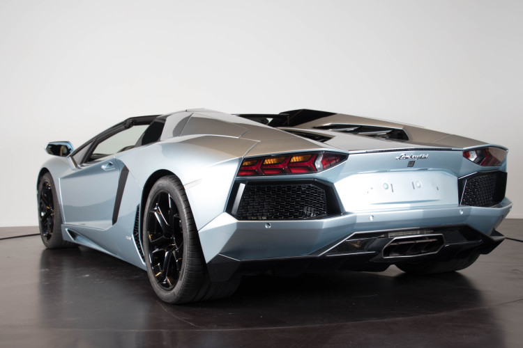 2014 Lamborghini Aventador Roadster 3