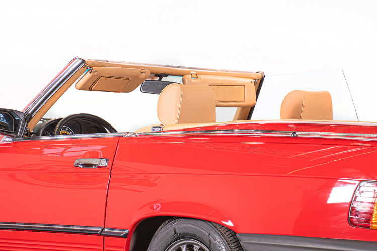 1985 Mercedes-Benz SL 560 22