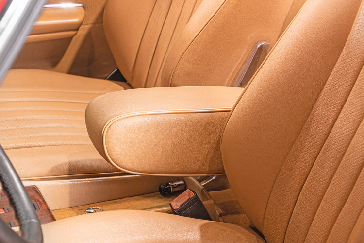 1985 Mercedes-Benz SL 560 31