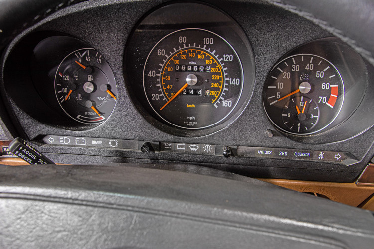 1985 Mercedes-Benz SL 560 37