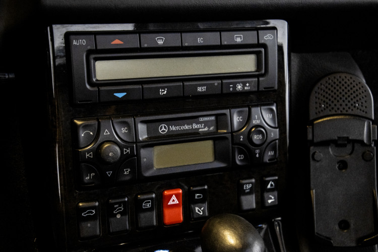 2000 Mercedes Benz SL500 Blue Edition 32