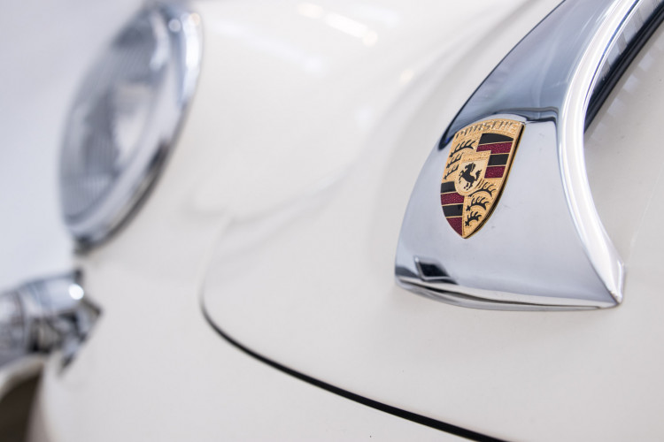1964 Porsche 356 SC 18