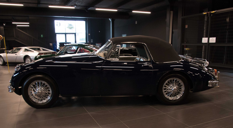 products/JAG00005/JAG0005-16.jpg 1961 Jaguar XK150 DHC 11