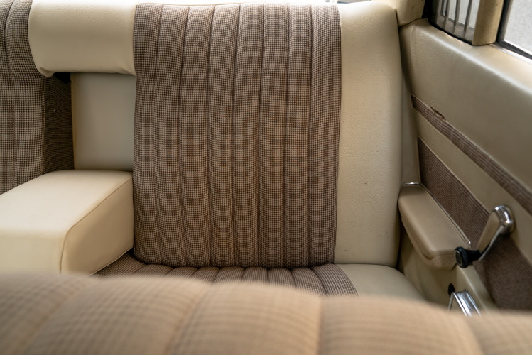 1972 Mercedes-Benz 350 SLC 23
